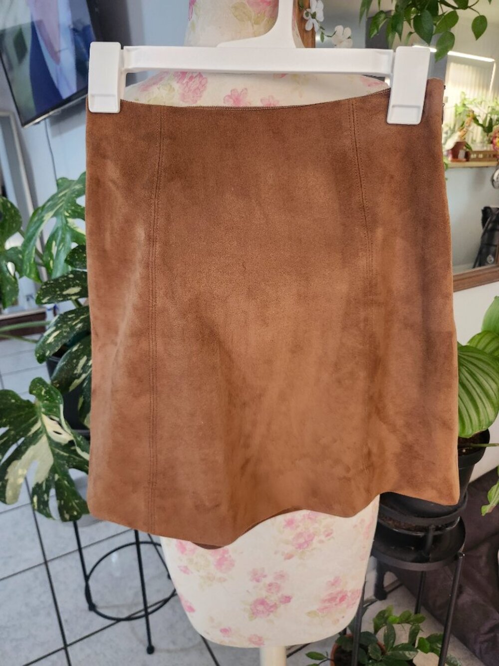 Babaton Camel Suede Mini Skirt - Picture 4 of 7